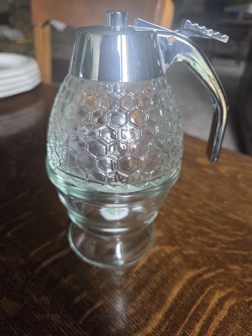 Beehive Shaped 8 Ounce Glass Drip-Free Honey/Syrup Dispenser